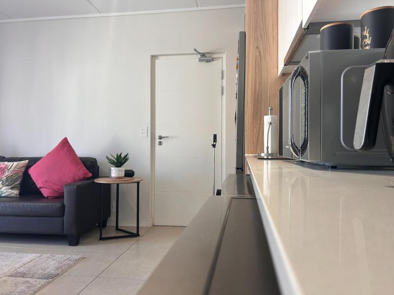 To Let 1 Bedroom Property for Rent in Sandown Western Cape